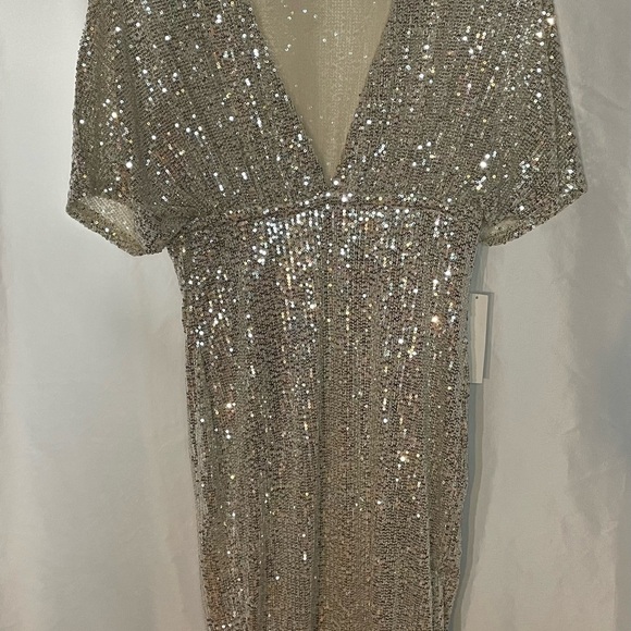 VENUS Sparkling Beige Sequin Top - Picture 2 of 5